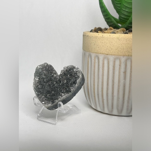 Amethyst Heart Druzy Geode 2” - Picture 8 of 12